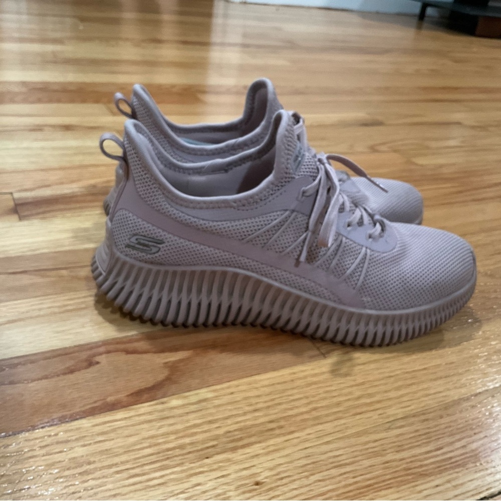 Skechers Women's Mauve Sneakers